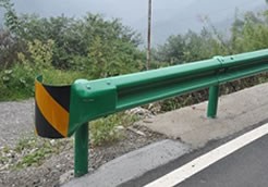镀锌波形护栏板防撞等级介绍