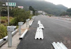 龙岩至漳州段高速公路三波波形护栏安装改造