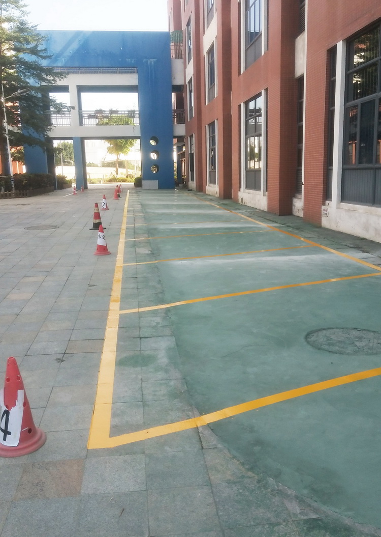 杏北小学地面停车位冷涂划线及厂区入口划线(图1)